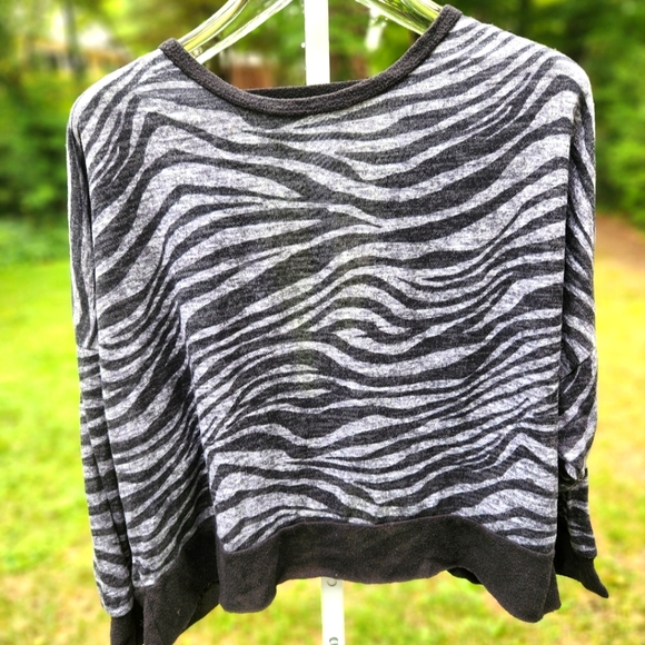 South Moon Under Vintage Havana zebra print yoga top with open back- Sz Large - Picture 1 of 4